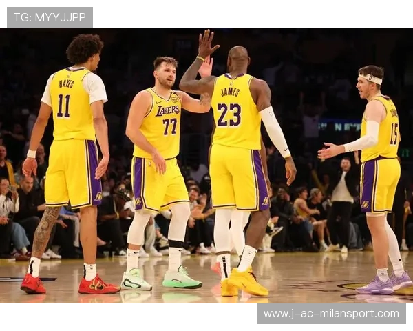 东契奇关键时刻一记抛投破网，独行侠赢下焦点战